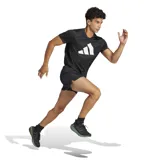 Remera de hombre de estilo deportivo, color negro con logo de la marca en blanco, de corte regular y cuello redondo.