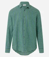Camisa regular masculina confeccionada en lino, con cuello inglés, mangas largas, abotonado delantero y estampa de cuadros.