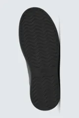 Zapatillas urbanas de cuero color blanco, con cordones y suela de goma con plataforma.