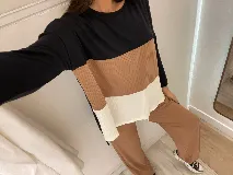 Remera manga larga combinada, confeccionada en morley viscosa.