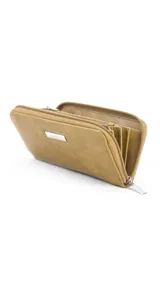 Billetera larga color mostaza con cierre alrededor, múltiples compartimentos para tarjetas y un bolsillo con cierre en el interior. Monedero con cierre en la parte trasera.
