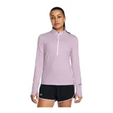 Remera deportiva manga larga fucsia con cierre medio en el cuello y orificios para los pulgares.