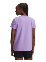 Remera negra de Under Armour, corte clásico, mangas cortas y logo estampado en el pecho.