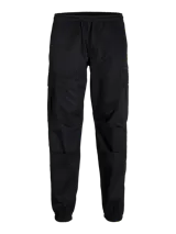 Pantalón jogger negro con bolsillos cargo, cintura elástica con cordón ajustable y puños acanalados.