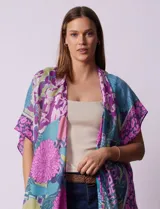Kimono tejido con estampado patchwork multicolor, de la marca Do Everything In Love.