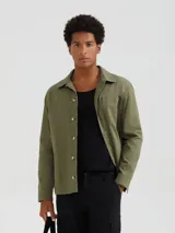 Musculosa básica de hombre color azul oscuro.