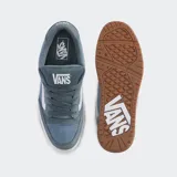 Championes Vans Hylane de gamuza y cuero sintético en tonos celeste y gris, con la Sidestripe blanca en 3D y suela de goma marrón.