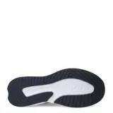 Championes Umbro modelo Fury para hombre, color negro. Presentan una capellada de textil respirable con detalles sintéticos, cierre de cordones y suela de goma con amortiguación. Diseño minimalista con el logo de Umbro en el lateral.