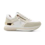 Championes blancos con detalles en beige, con cordones y cierre lateral con cremallera dorada.