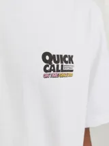 Camiseta blanca de manga corta y cuello redondo con estampado de conejo y texto 'Quick Call International Sportswear On Time Since 1990'.