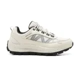 Championes Skechers Urbex color crema con detalles en gris y negro. Zapatillas deportivas con cordones, capellada sintética, plantilla memory foam, cuello acolchado y suela duradera.
