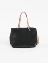 Cartera con asa y bolsillo