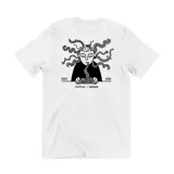 Remera blanca de algodón con estampa en la espalda de un personaje con fideos en la boca y números 999 y 666.