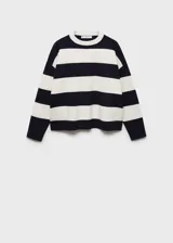 Sweater de punto fino con estampado de rayas horizontales en blanco y azul marino. Tiene cuello redondo, mangas largas y terminaciones en canalé.