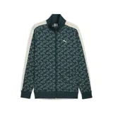 Campera deportiva Puma T7 AOP, color verde con estampado del logo de la marca en blanco. Presenta cierre frontal, cuello alto, bolsillos laterales y mangas largas con franjas blancas.