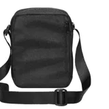 Bandolera negra de poliéster con correa ajustable para colgar al hombro o cruzada. Cuenta con cierre de solapa con hebilla y logo Converse All Star en el frente.