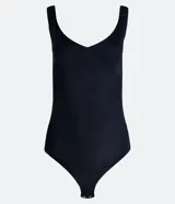 Body negro de media malla con escote en V y breteles medianos con elástico.