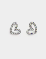 Par de aros pasantes con forma de corazón, con strass multicolor engarzados en metal plateado.