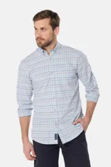 Camisa de manga larga a cuadros celestes, azules, amarillos y naranjas, con fit regular y logo bordado.