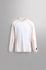 Camiseta de surf blanca de manga larga con cuello alto y costuras en color naranja.