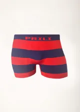 Boxer de microfibra sin costura, con diseño a rayas horizontales rojas y azules. Cintura elástica con logo de la marca en color rojo.
