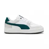 Championes Puma CA Pro NBK blancos con detalles en verde oscuro y suela negra.
