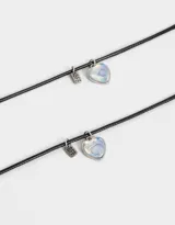 Set de dos collares con cordón negro, dije de corazón de piedra lunar y dije con la inscripción BFF.