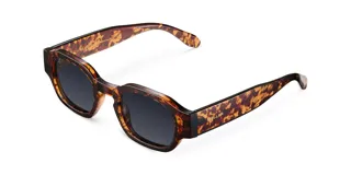 Gafas de sol con lentes finas y anguladas, diseño elegante y de perfil bajo. Protección UV400 - Categoría 3. Lente TAC polarizada con recubrimiento Antiscratch y Superhydrophobic. Montura de material Bio-based G850.