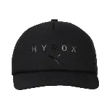 Gorra Puma X Hyrox Trucker negra con logo de Puma en el frente.