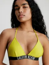 Top de bikini Calvin Klein color amarillo con textura acanalada y logo en la banda inferior.
