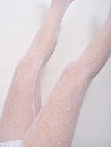 Medias de lycra blancas con diseño de encaje floral.