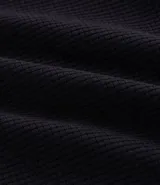 Bermuda deportiva masculina gris con cintura elástica, bolsillos laterales y cordón de ajuste.