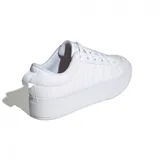 Championes Adidas Bravada 2.0 Platform de mujer, color blanco con las tres tiras características de la marca en los laterales.