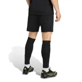 Short deportivo Adidas de hombre, color negro, con cintura elástica y logo de las tres barras en blanco en la parte inferior izquierda.
