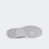 Championes New Balance 480 blancos con detalles en negro y gris.