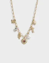 Collar corto dorado con cadena de eslabones y múltiples dijes de mariposa, cuentas de cerámica, rosa, corazón con rosa, perla y moño.