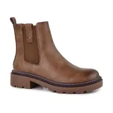 Bota negra de cuero sintético con elástico lateral, caña baja y suela track.