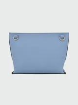 Bandolera Longchamp modelo Mailbox XS, color azul celeste, con correa larga regulable y cierre superior con cremallera.