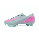 Championes de fútbol Nike Zoom Vapor 16 Academy FG/MG, color gris con detalles en rosa y celeste.