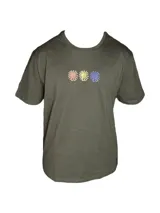 Remera verde militar de manga corta con estampado de tres flores de colores en el pecho.