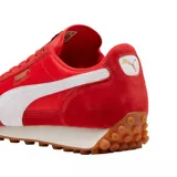 Championes Puma Easy Rider Vintage, color rojo con detalles en blanco y suela de goma marrón.