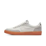 Championes Nike Killshot 2 Leather color crema con detalles en gris y suela color caramelo.