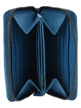 Billetera pequeña de cuero trenzado color celeste con cierre de cremallera y logo grabado en el centro.