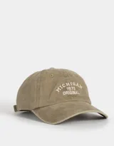 Gorra rosa con bordado frontal que dice "Michigan 1976 Original" y hebilla metálica ajustable en la parte trasera.