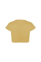 Remera corta color amarillo con estampado frontal con la frase "I like to make boys cry" y corazones rojos.