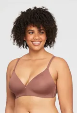 Soutien color beige de lycra sin aro y con copa formada, marca Montelle.