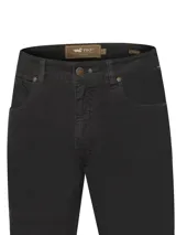 Pantalón de cotelé color beige, de corte recto y tiro medio.