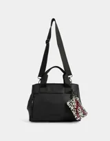 Cartera mini city negra de tela deportiva con pouch con cierre, correa regulable y desmontable, manijas superiores, cierre superior, bolsillo frontal con cierre y doble bolsillo lateral.