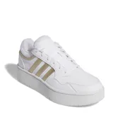 Championes Adidas Hoops 3.0 Bold para mujer, color blanco con detalles dorados en las tres tiras laterales.
