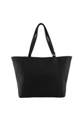 Cartera tote marrón de cuero sintético con bolsillo frontal con cierre, tachas plateadas en los laterales y organizador interno.